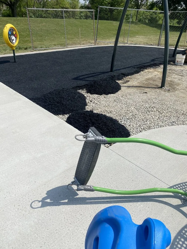 Affordable yard cleanup service experts serving New Baltimore, MI - Santoro Services