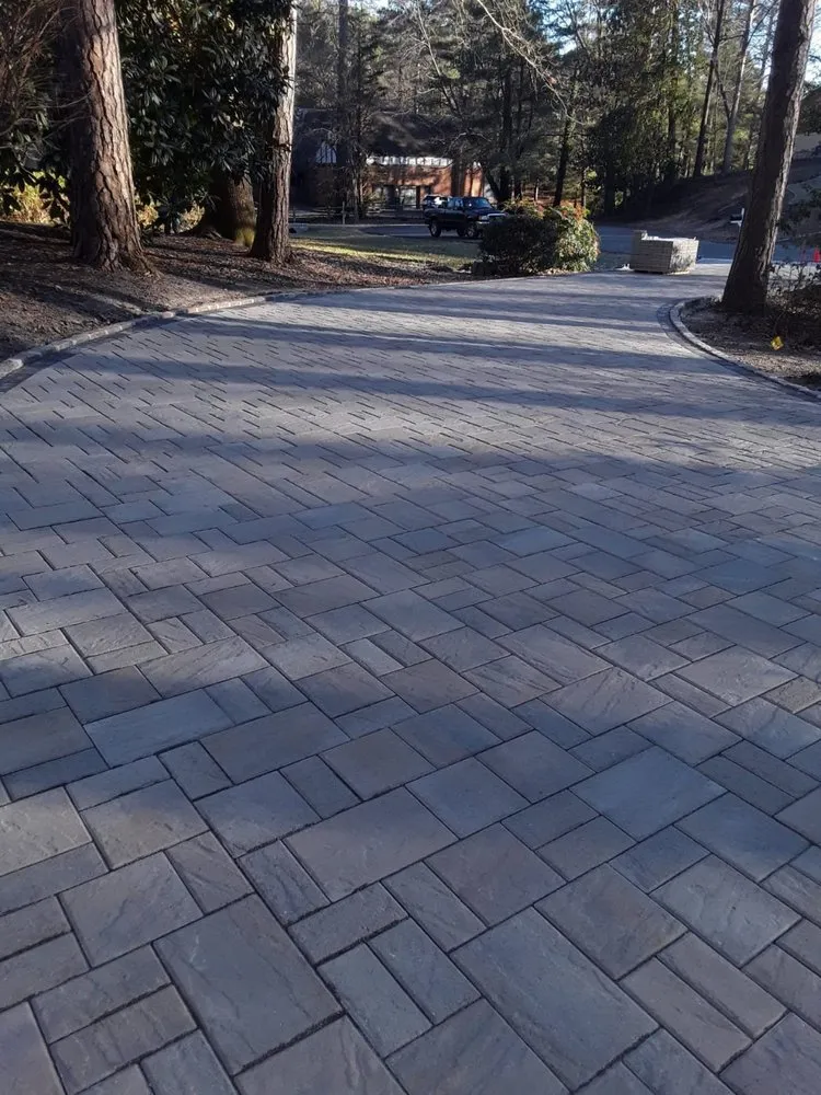 Reliable yard maintenance experts serving Richmond, VA - Santos Design and Services