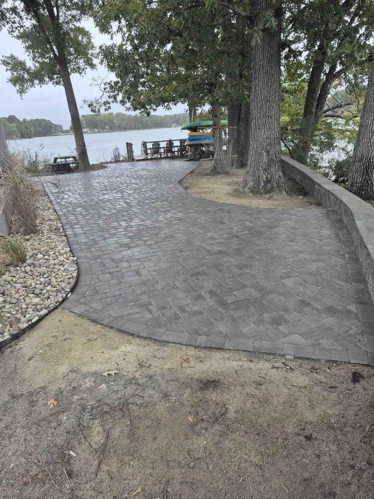 Reliable landscaping services in Richmond, VA - Santos Design and Services