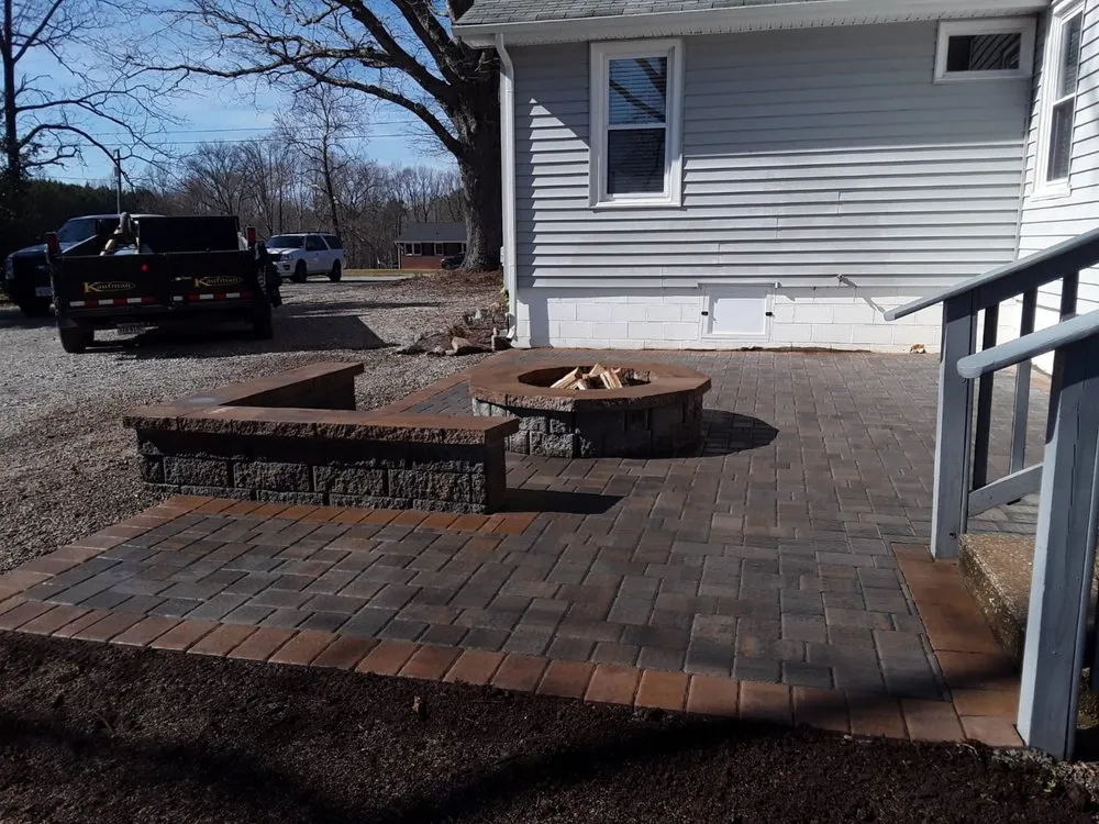 Custom outdoor landscaping in Richmond, VA by Santos Design and Services