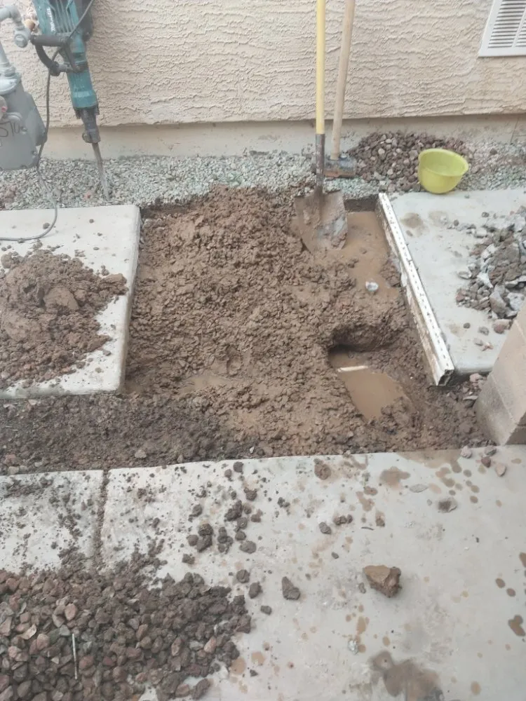 Professional garden landscaping in Phoenix, AZ by Santos General Landscaping