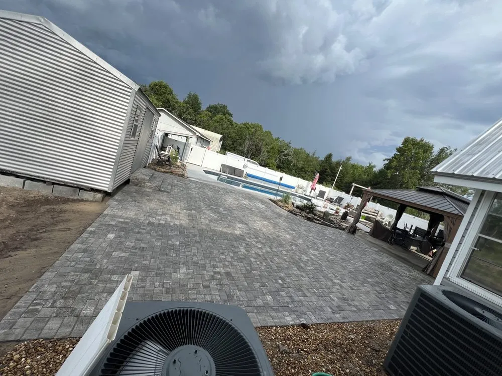 Professional yard maintenance in Waycross, GA - Santos Landscape