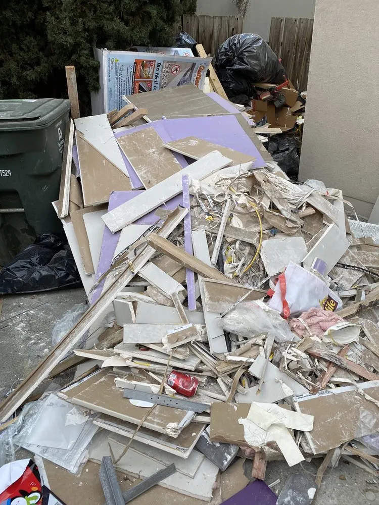 Professional outdoor landscaping with custom design in San Mateo, CA by Santos landscaping & Hauling