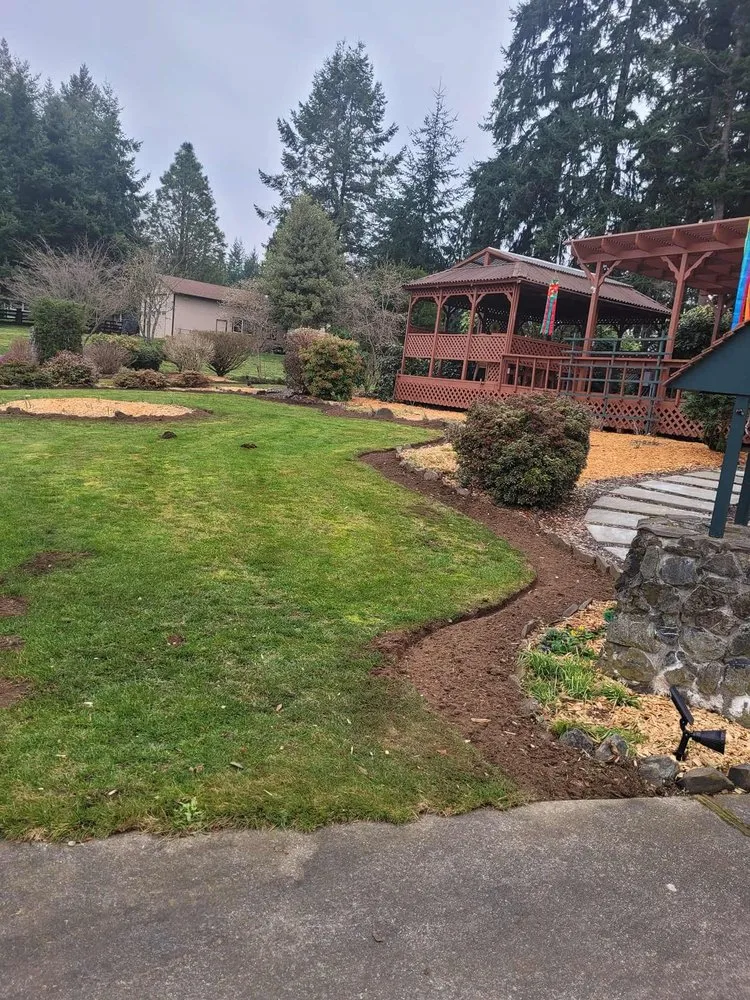 Professional yard maintenance experts serving Bremerton, WA - Santos Landscaping & Maintenance