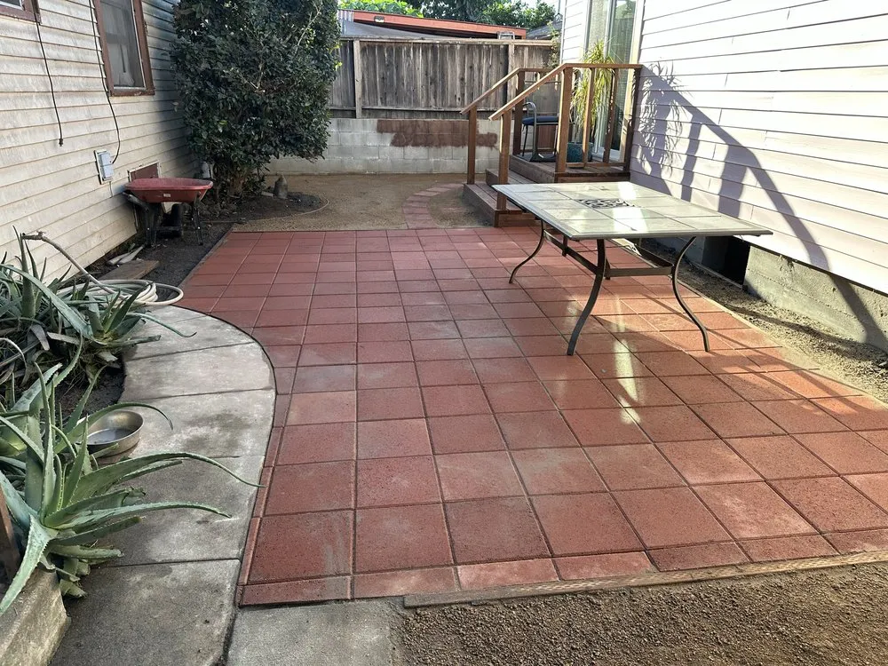 Affordable lawn care service for homes in Los Angeles, CA by Santos Landscaping