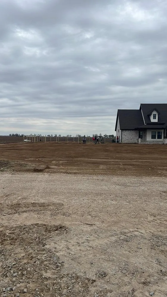 Affordable yard maintenance experts serving Augusta, AR - Santo’s Landscaping Service