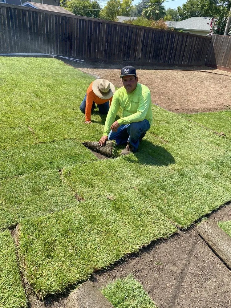 Custom outdoor landscaping in Sacramento, CA by Santos Lawn Care
