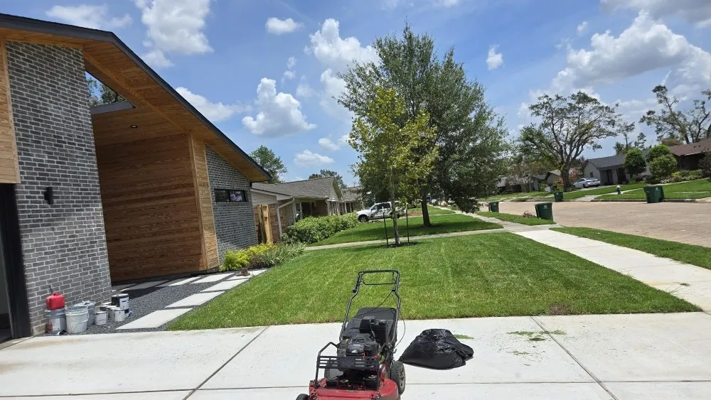 Reliable lawn care service experts serving Houston, TX - Santos Lawn Service