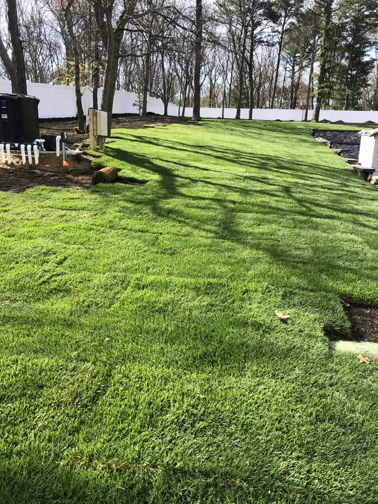 Expert lawn mowing service in Centereach, NY - Santos Velasquez Landscaping