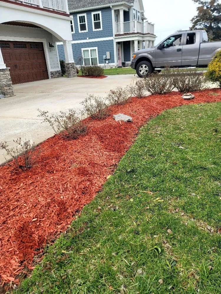 Local outdoor landscaping for homes in Murfreesboro, TN by Santys Lawncare