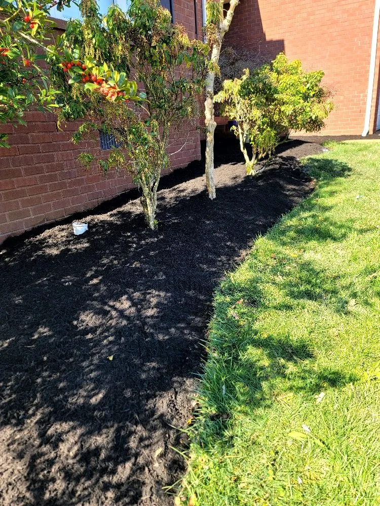 Custom landscaping services in Murfreesboro, TN by Santys Lawncare
