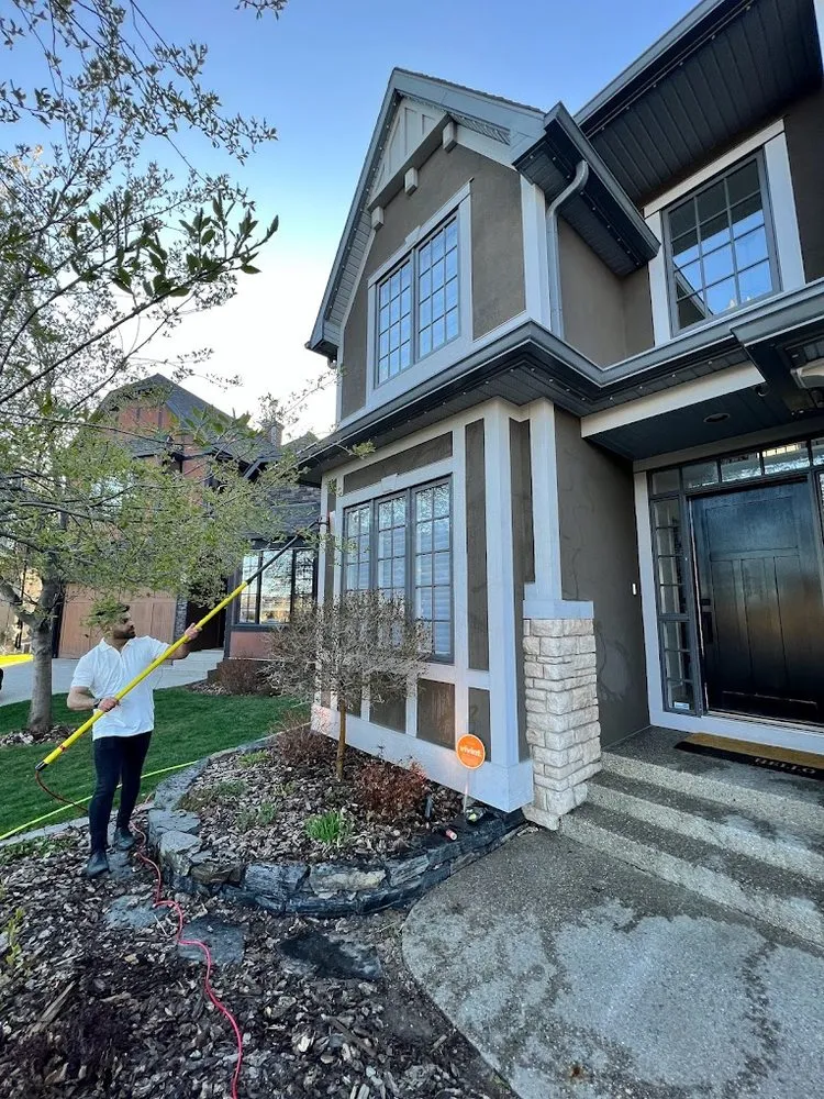 Professional yard cleanup service experts serving Calgary, MT - Sapphireum Services - Calgary