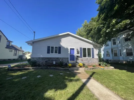 Sarah Garden Services Logo