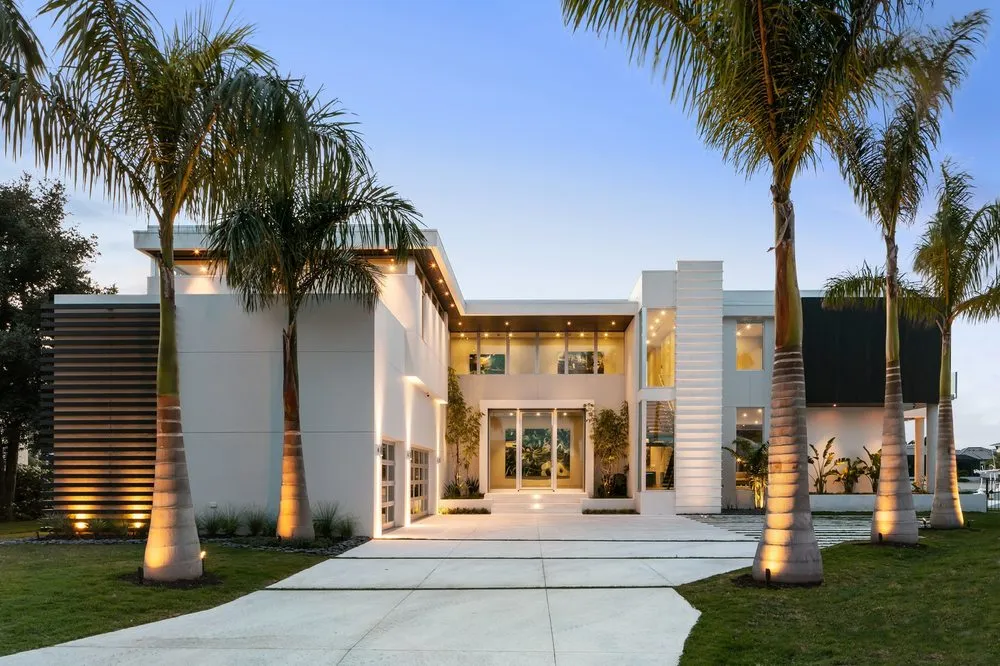 Top-rated yard maintenance experts serving Sarasota, FL - Sarasota Arborist