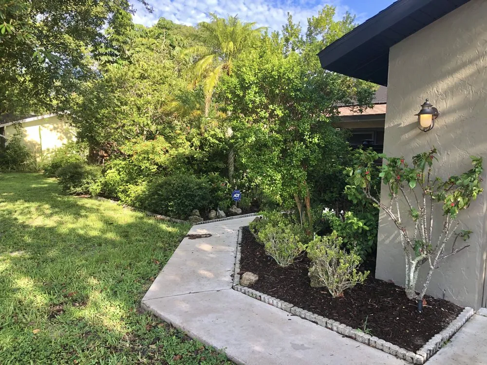 Affordable garden landscaping in Sarasota, FL - Sarasota Lawn & Landscaping