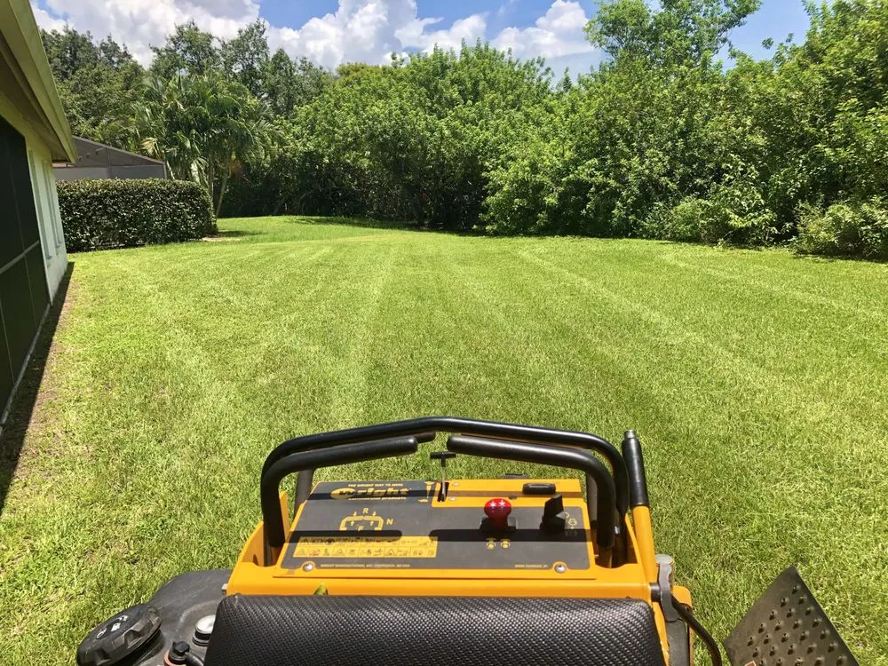 Custom yard maintenance experts serving Sarasota, FL - Sarasota Lawn & Landscaping