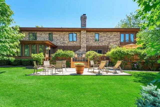 Custom outdoor landscaping for homes across Sycamore, IL - Sarasota Lawn