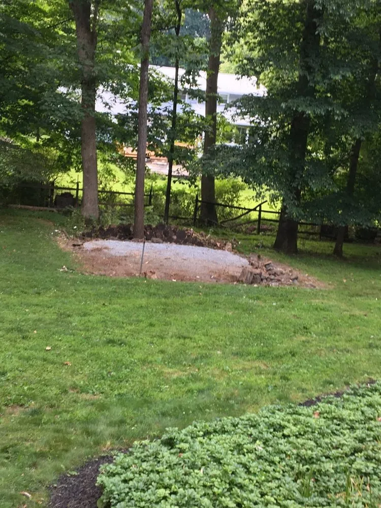 Custom lawn mowing service for residential properties in Gaithersburg, MD by Saravia Landscaping Services