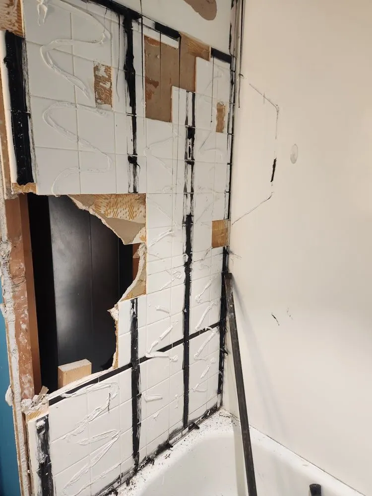 Reliable yard maintenance for beautiful yards in Sterling, VA by Saravia