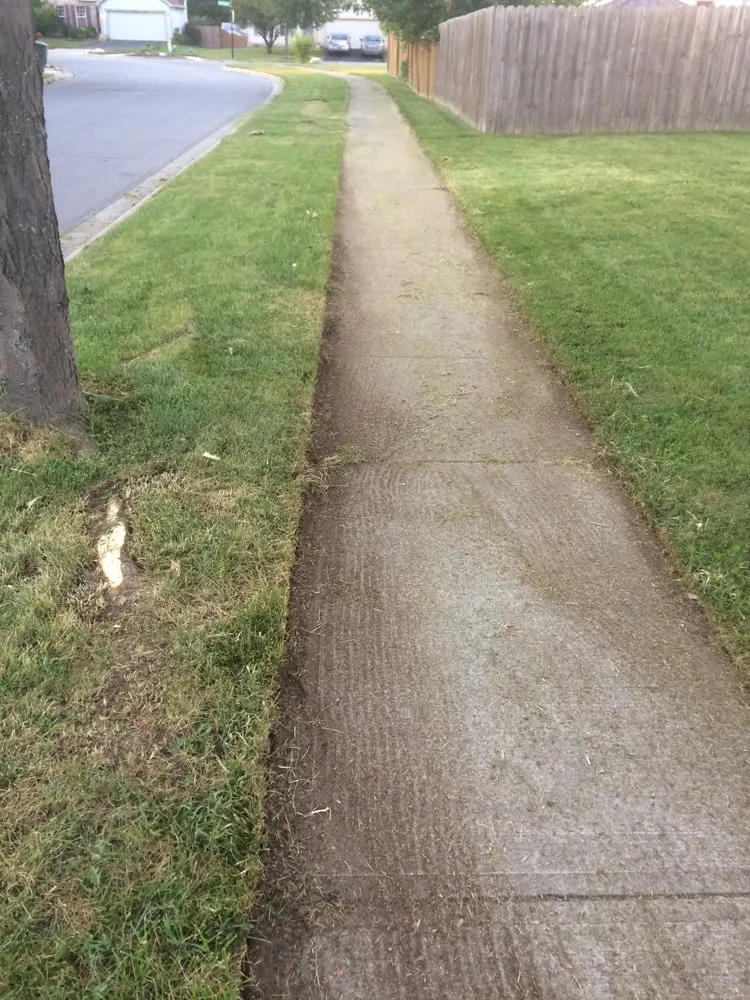 Top-rated yard cleanup service in Pataskala, OH by SAS Lawn and Snow Services