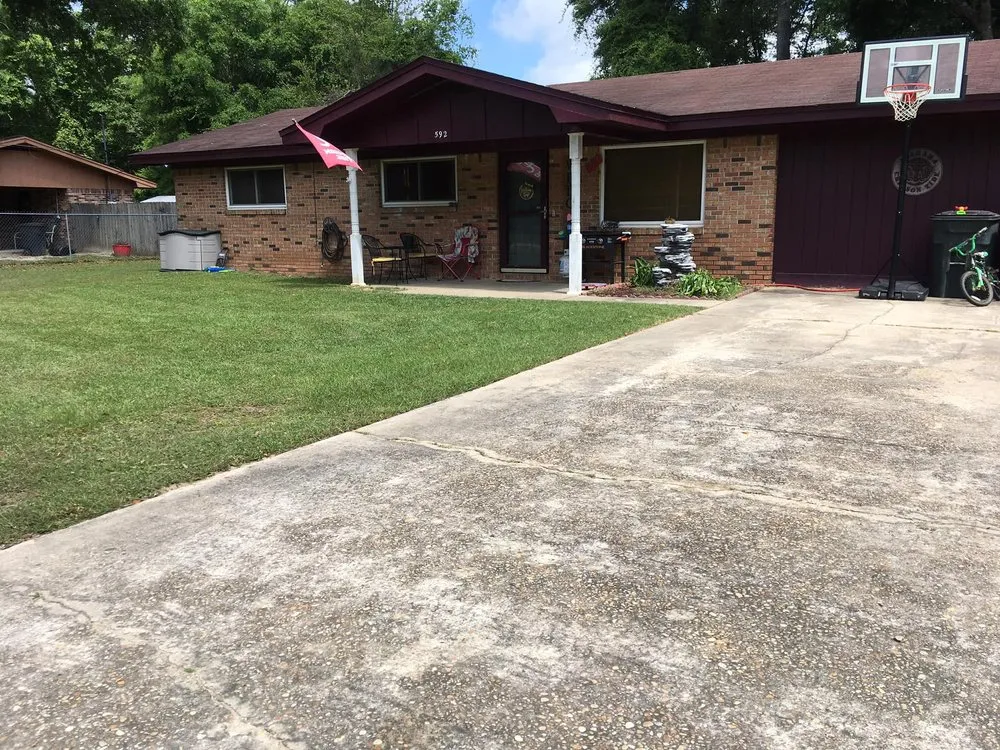 Top-rated yard cleanup service in Lockhart, AL by Sasquatch Lawn Care