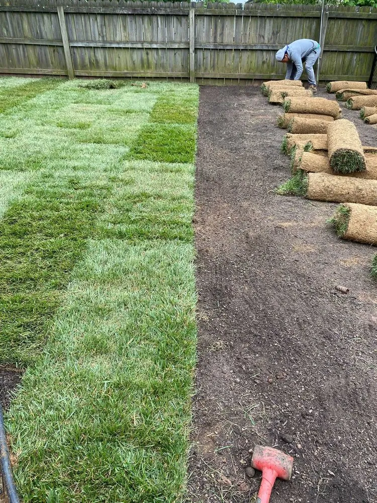 Custom yard maintenance in Plainfield, NJ - Saul Perez