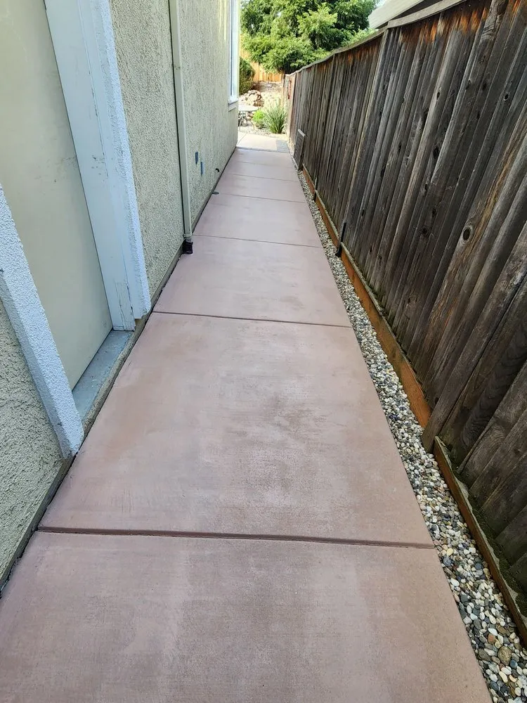 Affordable yard maintenance for residential properties across Sacramento, CA - Saunders Landscaping Construction