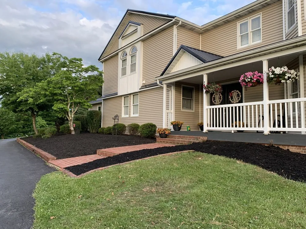 Top-rated yard cleanup service experts serving Tazewell, VA - Saunders Lawn Care