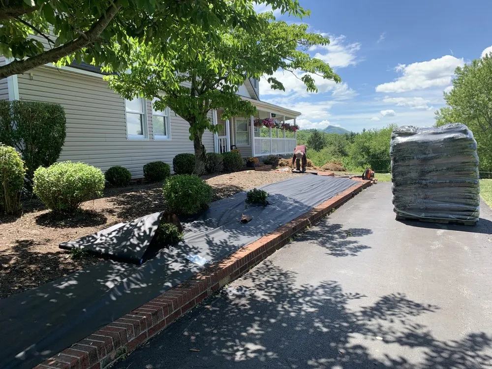 Top-rated landscape installation with custom design in Tazewell, VA by Saunders Lawn Care