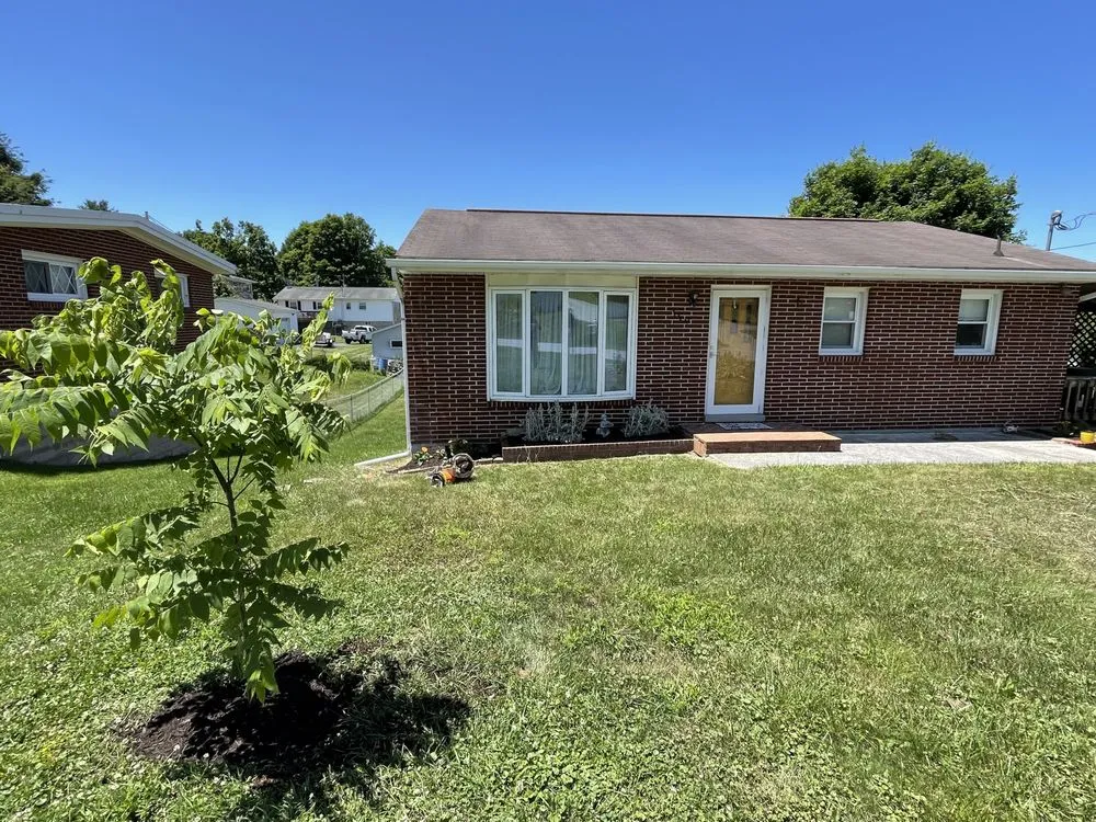 Reliable yard maintenance experts serving Tazewell, VA - Saunders Lawn Care