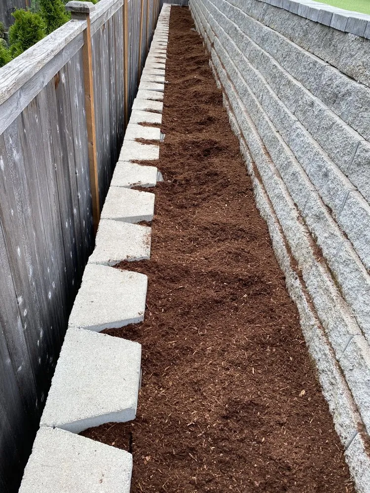 Top-rated landscaping services in Kent, WA by Sauz Landscaping