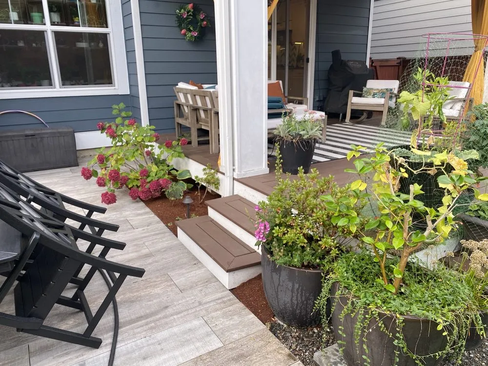 Custom lawn mowing service in Kent, WA by Sauz Landscaping