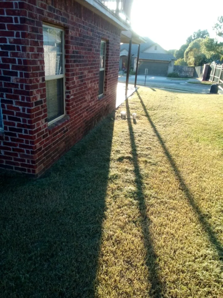 Local yard maintenance in Tulsa, OK - Savage Trade