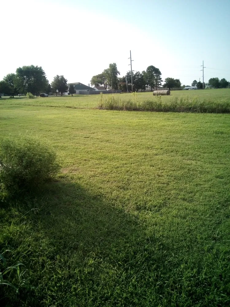 Top-rated garden landscaping for beautiful yards across Tulsa, OK - Savage Trade