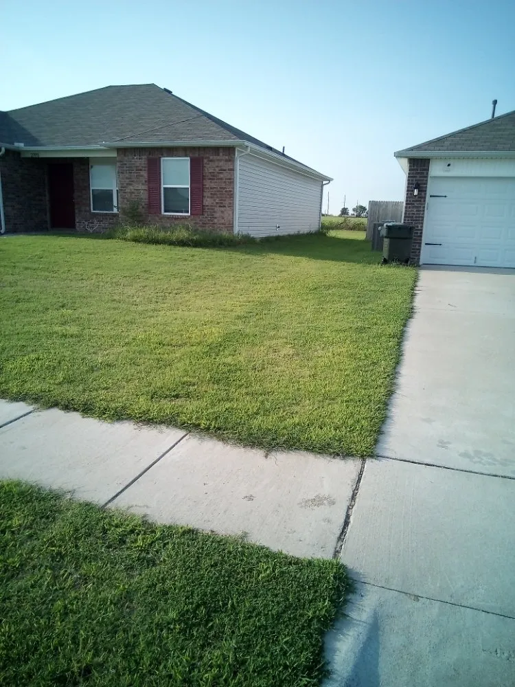 Professional outdoor landscaping for beautiful yards across Tulsa, OK - Savage Trade