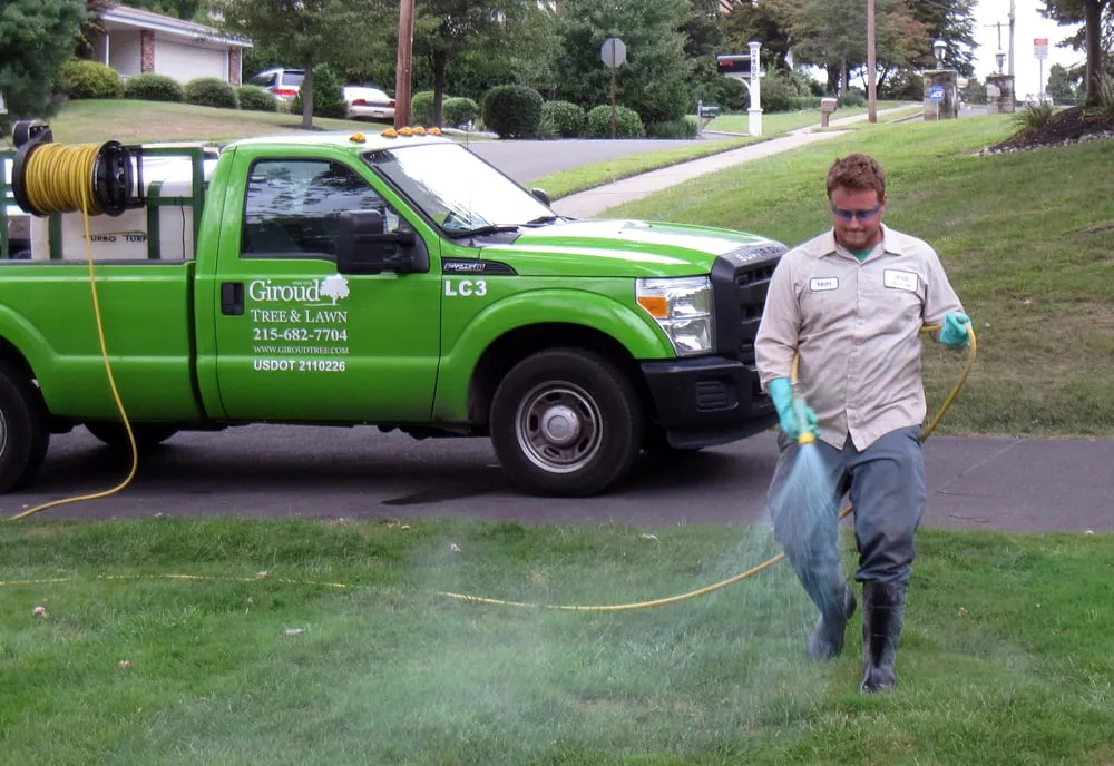 Custom outdoor landscaping experts serving Huntingdon Valley, PA - SavATree Huntingdon Valley