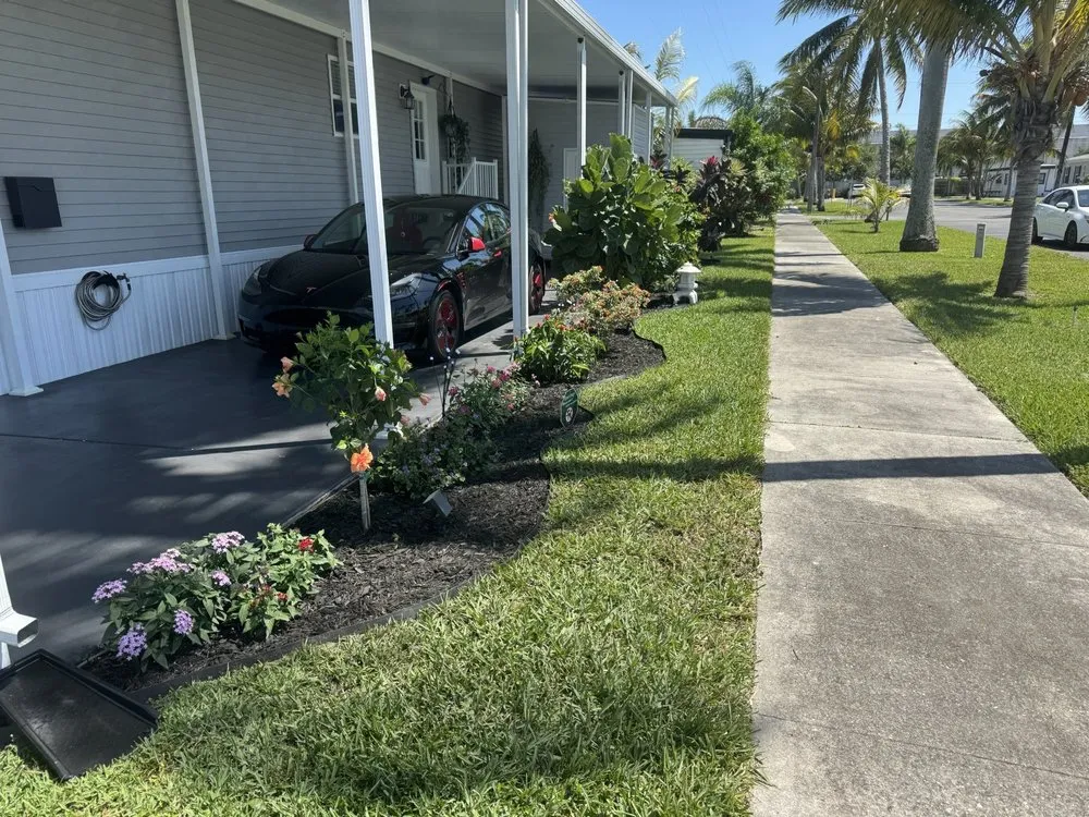 Expert residential landscaping in Davie, FL by Saveurs Landscape & Design