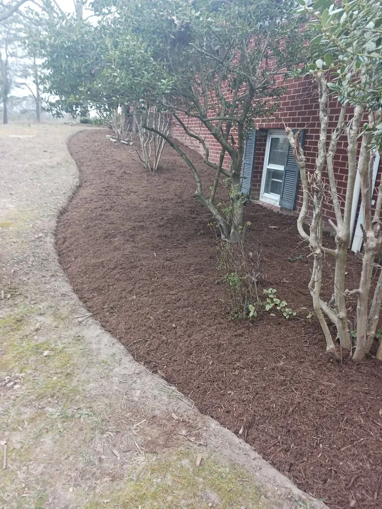 Top-rated yard maintenance in Huntingtown, MD by Savoy Lawn Maintenance