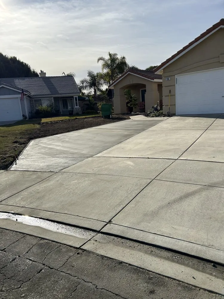 Trusted garden landscaping for year-round maintenance across Fallbrook, CA - SAW Landscaping & Hauling