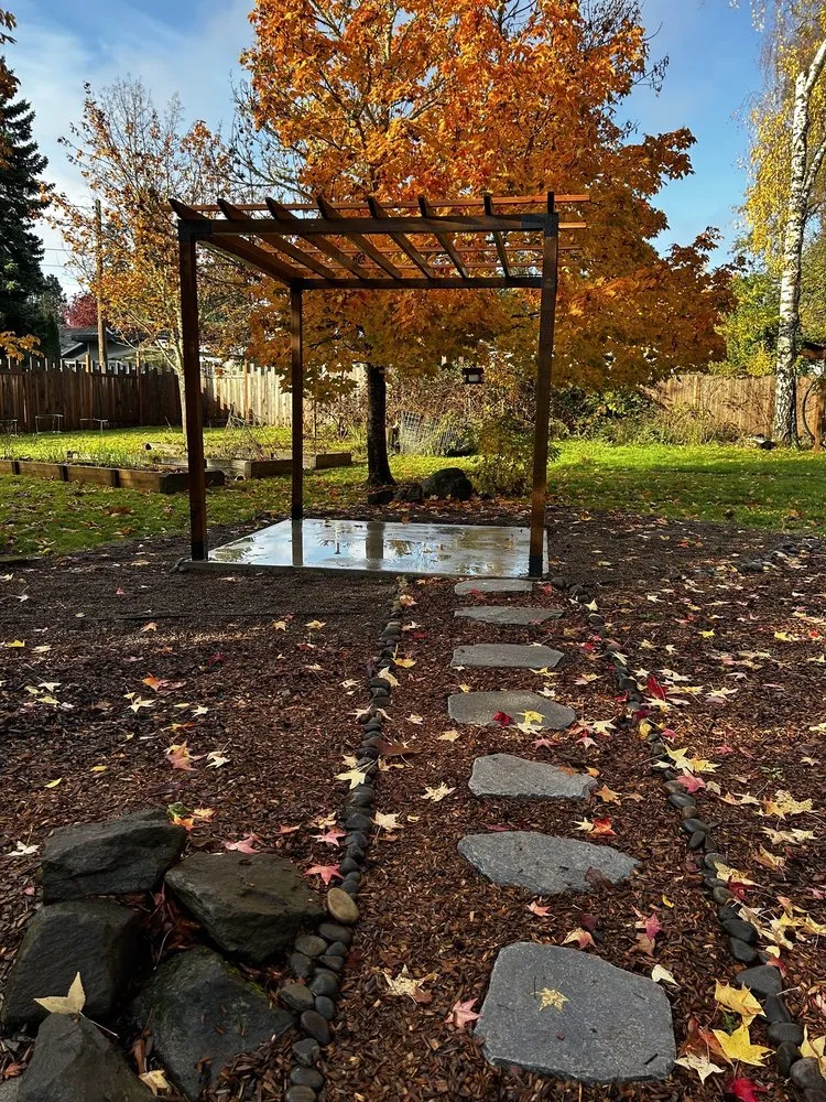 Top-rated garden landscaping in Portland, OR by Saw Landscaping