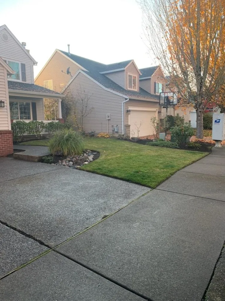 Professional yard maintenance experts serving Portland, OR - Saw Landscaping