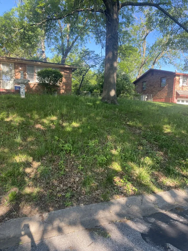 Local garden landscaping experts serving Parkville, MO - Sayless Lawncare & More