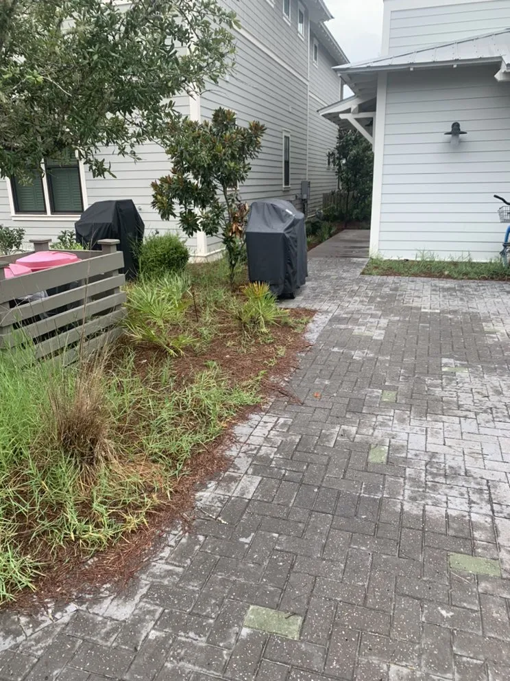 Professional residential landscaping in DeFuniak Springs, FL by Sayres Lawn and Landscaping