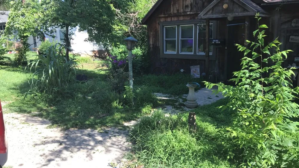 Affordable yard cleanup service experts serving Leavenworth, KS - SB Landscaping