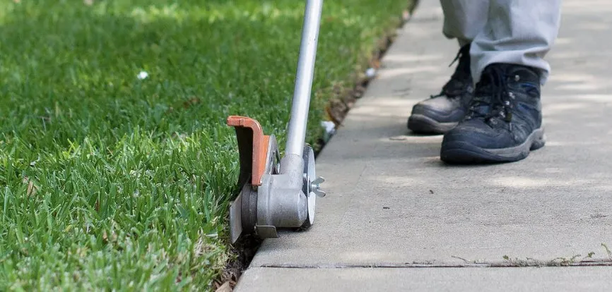 Affordable garden landscaping in Mooresville, NC by S&B Lawn Care