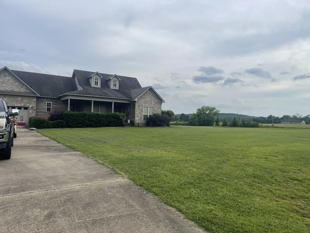 Affordable yard cleanup service with custom design in Searcy, AR by S&B Lawn Care