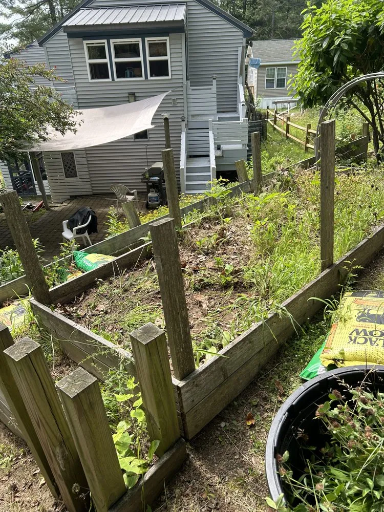 Professional yard cleanup service for homes in Northwood, NH by S.C Landscaping