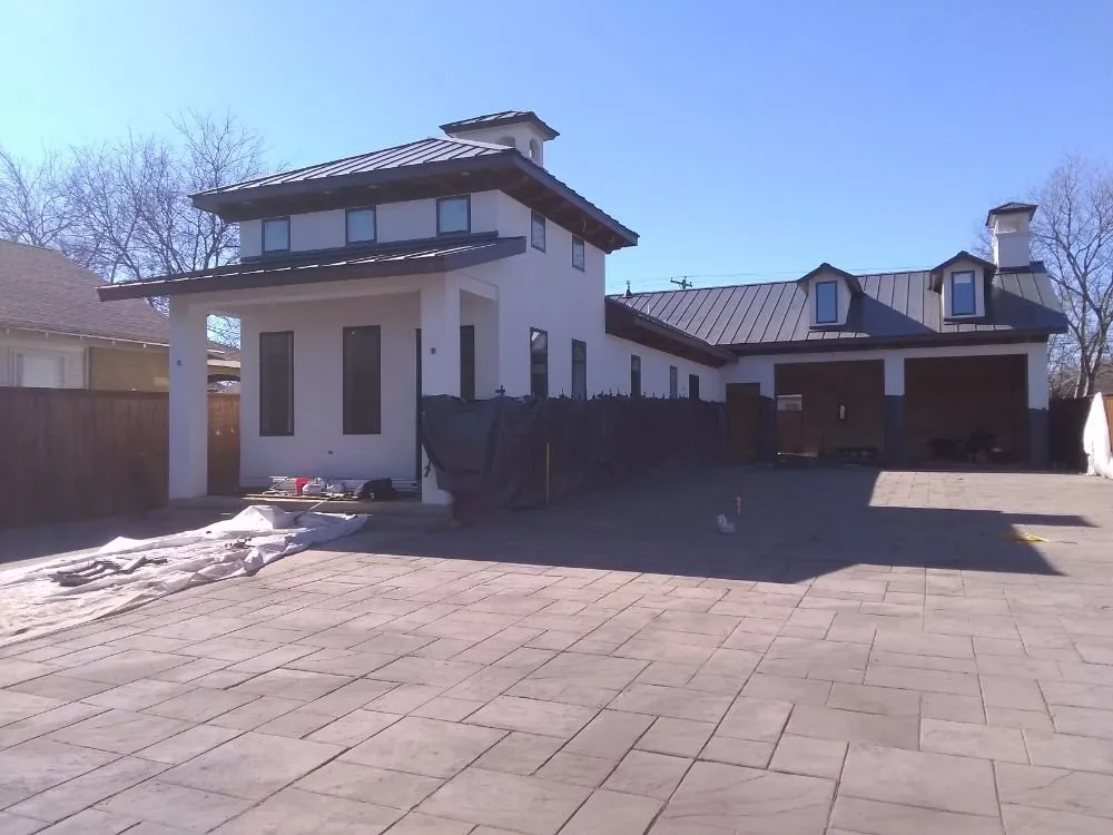 Professional garden landscaping experts serving River Oaks, TX - Scallion Landscaping