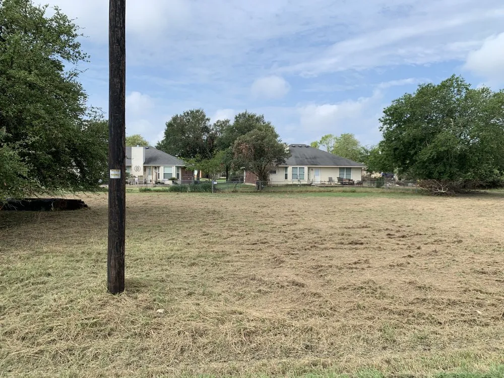 Custom yard cleanup service for homes across Temple, TX - Scalpel Lawn Service