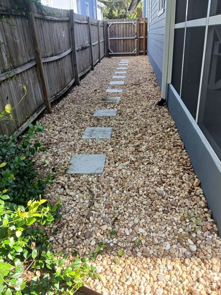 Custom yard maintenance experts serving Greater Northdale, FL - Scape Mate